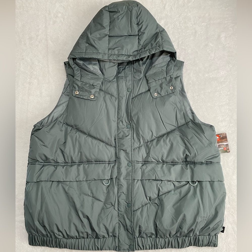 Ozark Trail Women’s Plus 2X Hooded Puffer Vest Sage Slate Green NWT 20W-22W